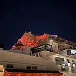 In Center Of لقنت
